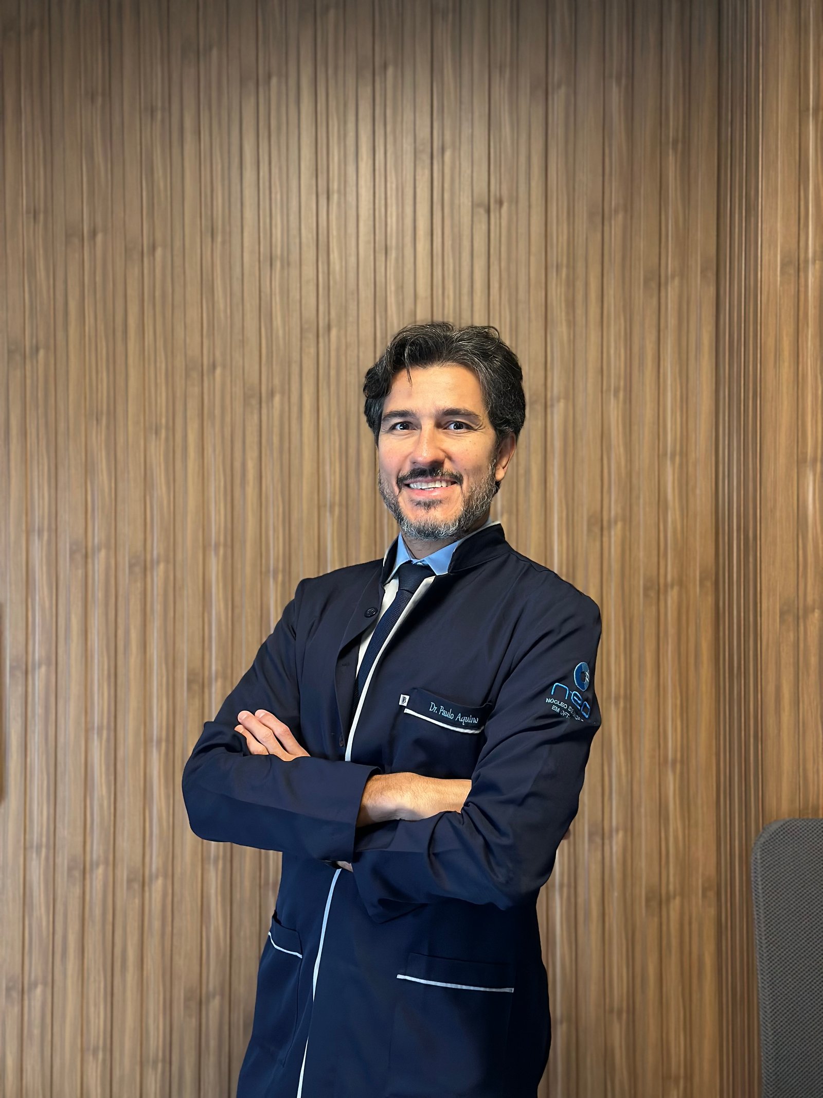 Dr. Paulo Aquino — Oftalmologista especialista em cirurgia de catarata